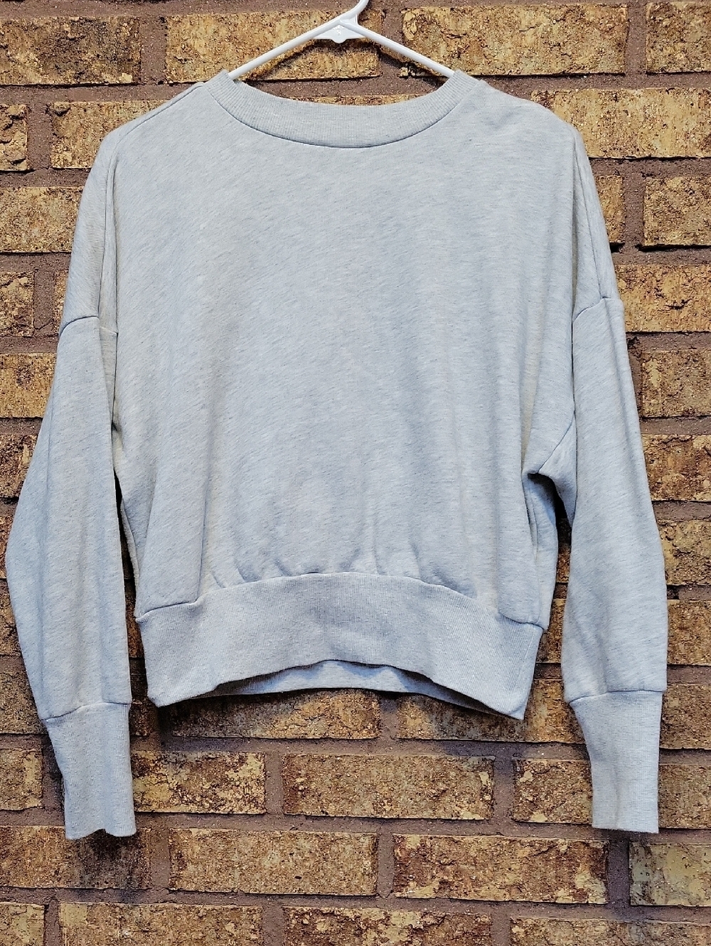 Old Navy Light Gray Cropped Crewneck Sweatshirt Size Small